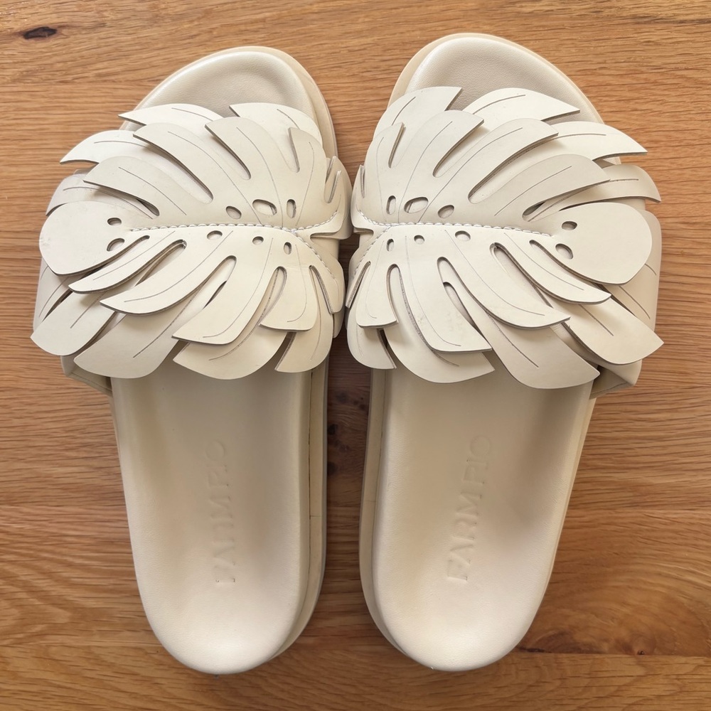 FarmRio Women’s Cream Slide Sandals with Leaf Appliqué